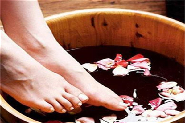 老苗医10元泡脚养生堂